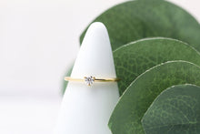 Load image into Gallery viewer, Crystal Fleck Ring