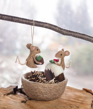 Load image into Gallery viewer, Mouse with Christmas Pudding Ornament