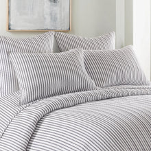 Load image into Gallery viewer, Charcoal Topaga Quilt Set