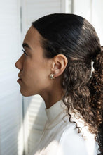 Load image into Gallery viewer, Raisa Hoops