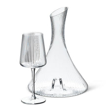 Load image into Gallery viewer, Tight Optic Wine Carafe
