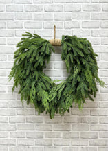Load image into Gallery viewer, 26&quot; Fresh Touch Heart Shape Spruce &amp; Cedar Wreath