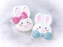 Load image into Gallery viewer, Mr &amp; Mrs Bunny Bath Bomb