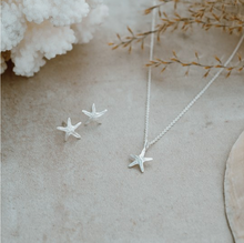 Load image into Gallery viewer, Whimsical Seastar Necklace