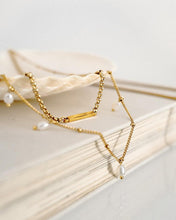 Load image into Gallery viewer, Gold Axelle Bar Necklace
