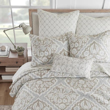 Load image into Gallery viewer, Becker Quilt Set