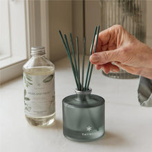 Load image into Gallery viewer, Highland Frost Reed Diffuser