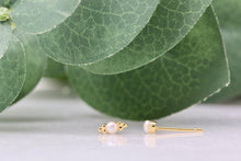 Load image into Gallery viewer, Teenie Pearl Vintage Studs