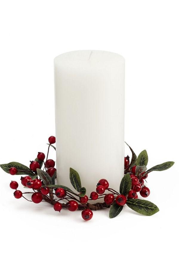 Red Berry Candle Ring with Leaves