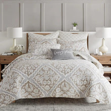 Load image into Gallery viewer, Becker Quilt Set