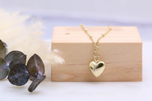 Load image into Gallery viewer, Satellite Chain Puff Heart Necklace