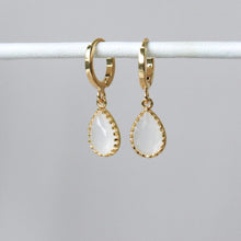 Load image into Gallery viewer, Dipo Cream Earrings