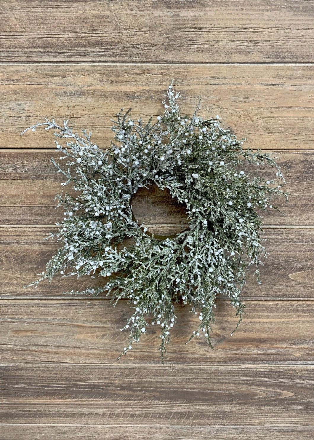 Glittered White Cedar & Berries Candle Ring