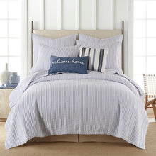 Load image into Gallery viewer, Blue Topago Quilt Set