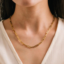 Load image into Gallery viewer, Bold Paperclip Necklace