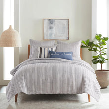Load image into Gallery viewer, Charcoal Topaga Quilt Set